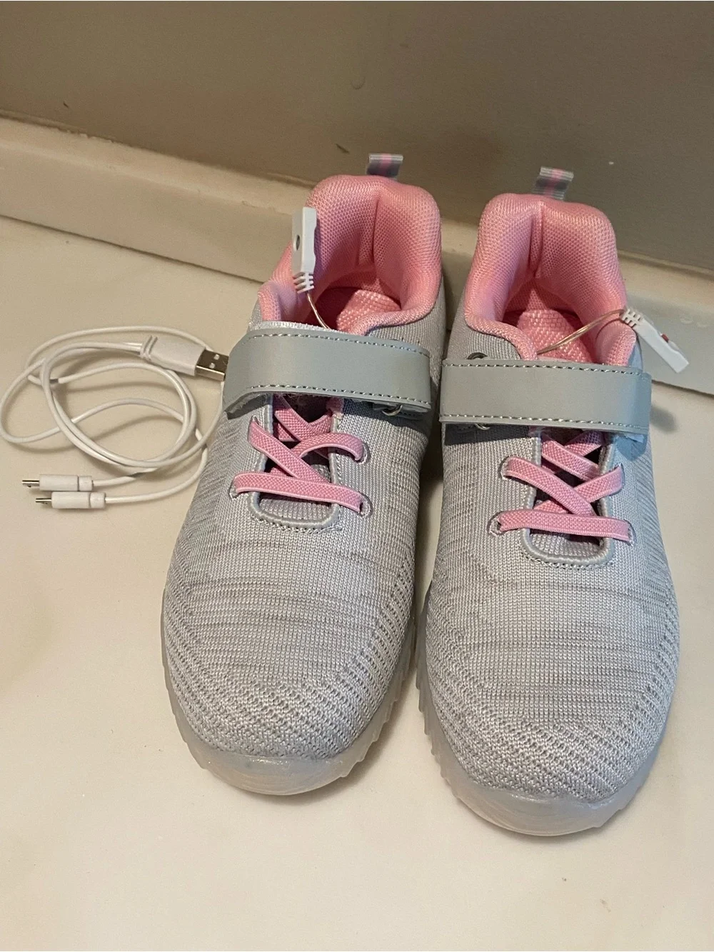 *New* Girls’ Light-up Sneakers, EU 33 (US 1.5-2 Youth)